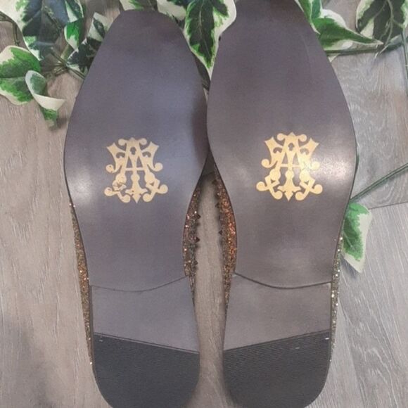 Gold spiked Royal Shoes - Picture 5 of 10